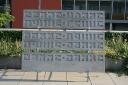 Der Steiner Love=Halte(Nullgleichung) Beton 2.500€