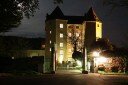 schloss_steyregg_at_night